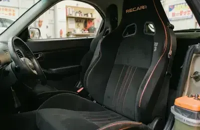 施工後のスープラMK4のRECAROシート内装